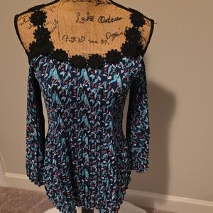 Kate & Mallory Black and Blue Patterned Top